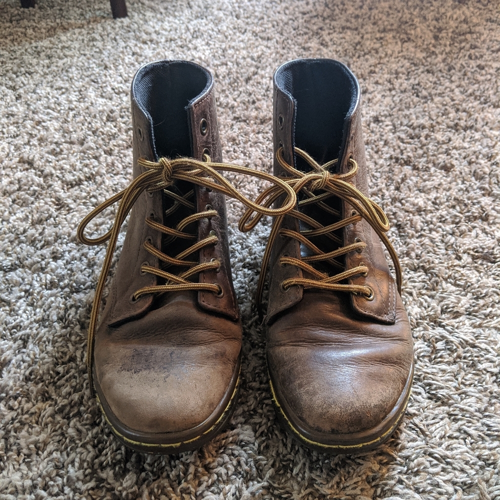 Brown Leather 7 Eye Dr Marten Boot Sneakers